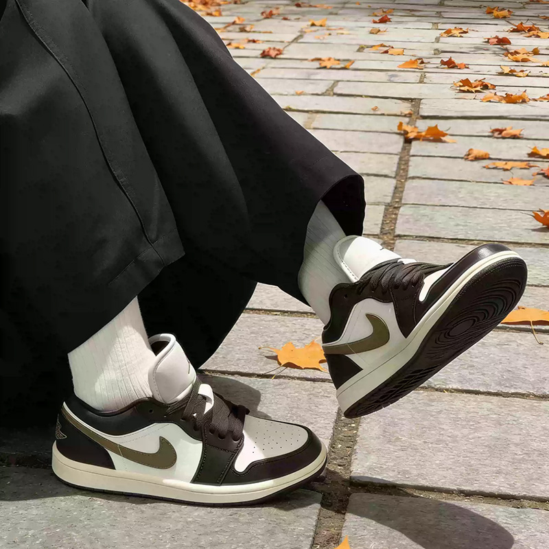 Nike Jordan Air Jordan1 Low Wh - огляд і ціна Women Shoes Jordan