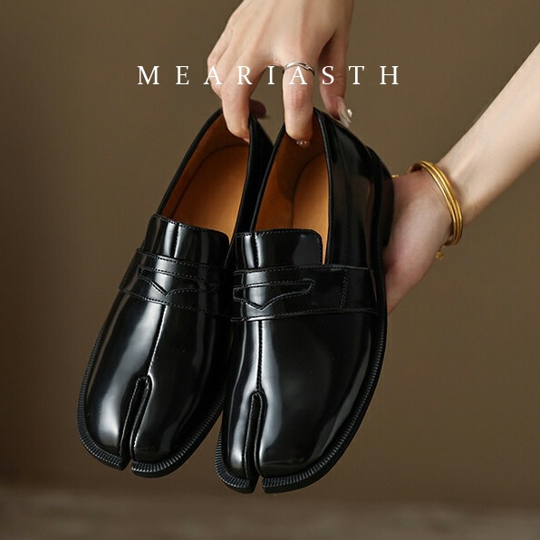 black Tabi Shoes Split Toe Pat - огляд і ціна Women'S Shoes Hey Dude