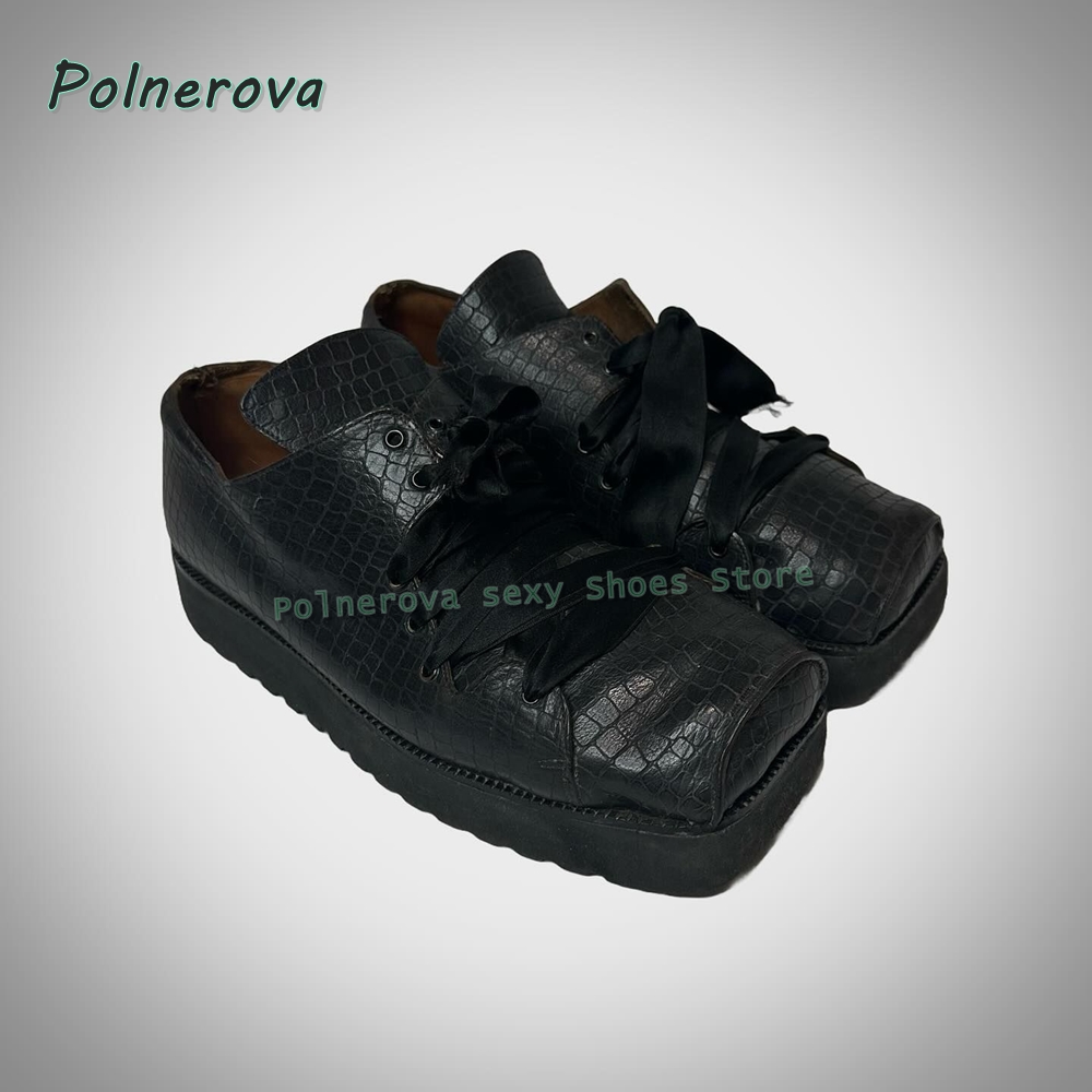Women's Gothic Lace-Up Chunky  - огляд і ціна Women'S Shoes Crocs