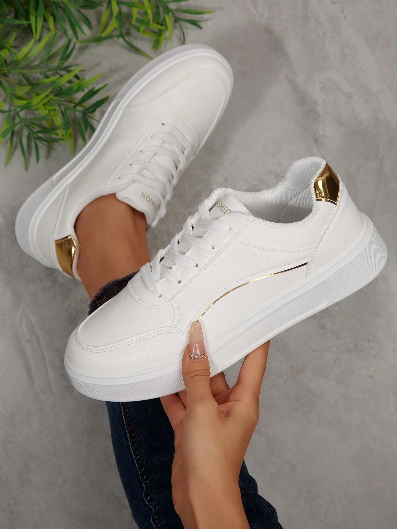 Women White Casual Sneakers, L - огляд і ціна Women'S Shoes Hey Dude