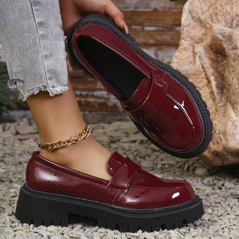 Patent Leather Med Heel Loafer - огляд і ціна Patent Leather Pump